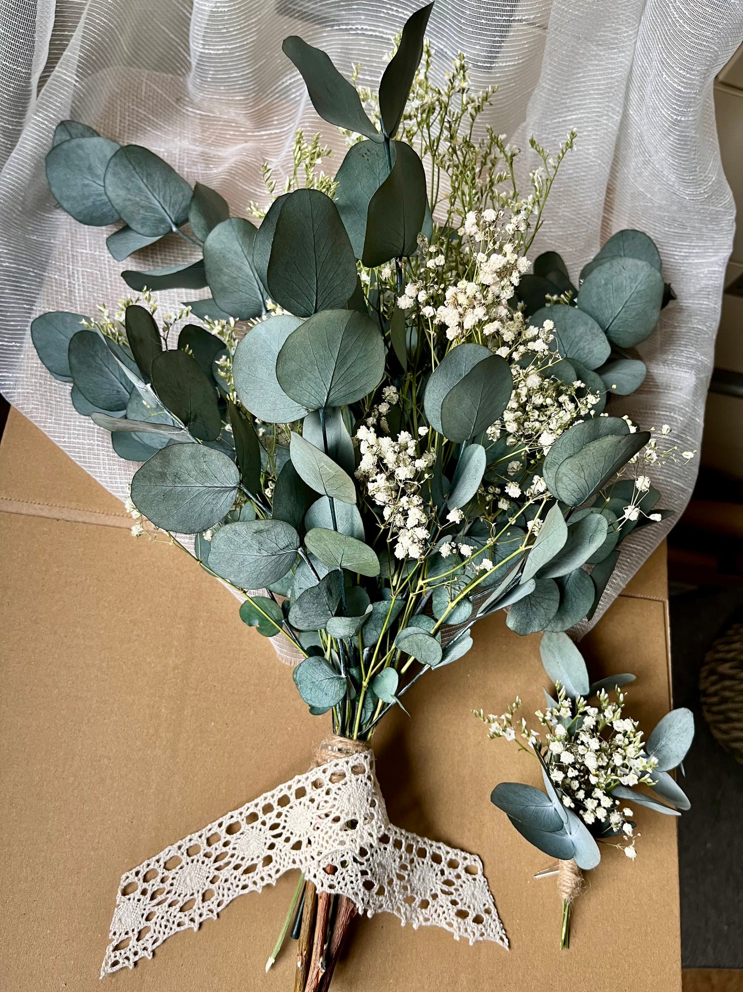 Natural Eucalyptus Gypsophila Dried Wedding Flowers for Bride Bridesmaid Flwoergirls